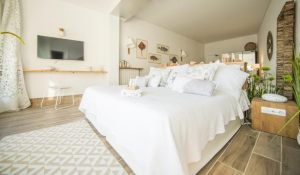 Hotel de La Plage – Mahogany