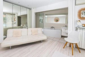 Hotel de La Plage – Mahogany