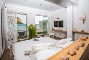 Hotel de La Plage – Mahogany