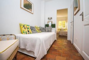 Hotel de La Plage – Mahogany