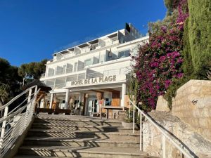 Hotel de La Plage – Mahogany