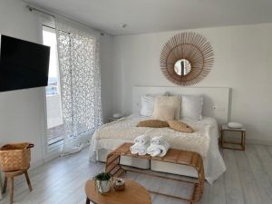 Hotel de La Plage – Mahogany