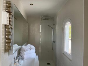Hotel de La Plage – Mahogany